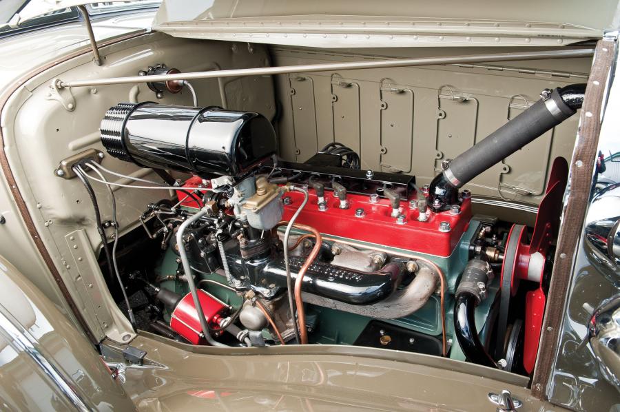  Chrysler Imperial CQ Convertible Sedan 1933 года  (фото 21 из 22)